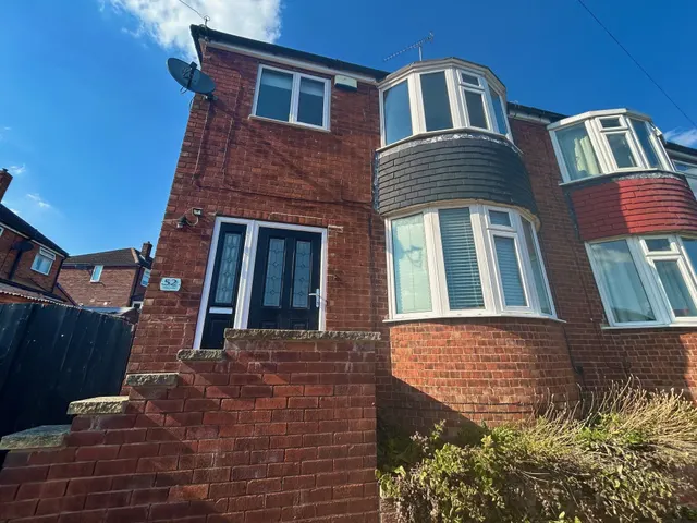 Barrie Grove, Hellaby, S66, photo 1