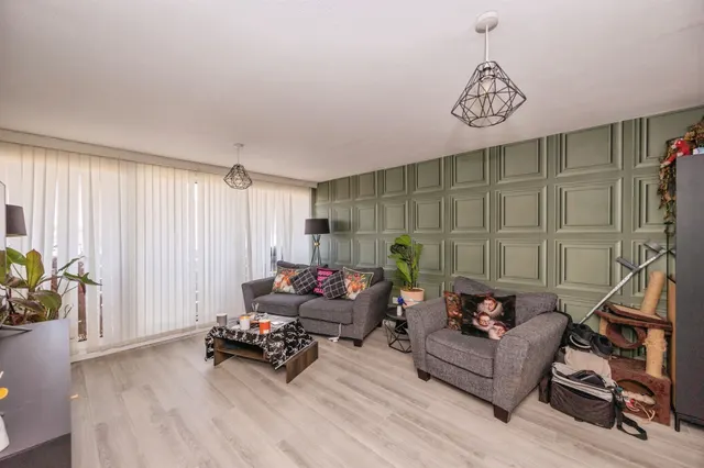 Photo 2 — Wendover Road, Havant
