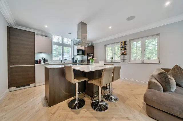 Photo 2 — Heathfield Road, BR2