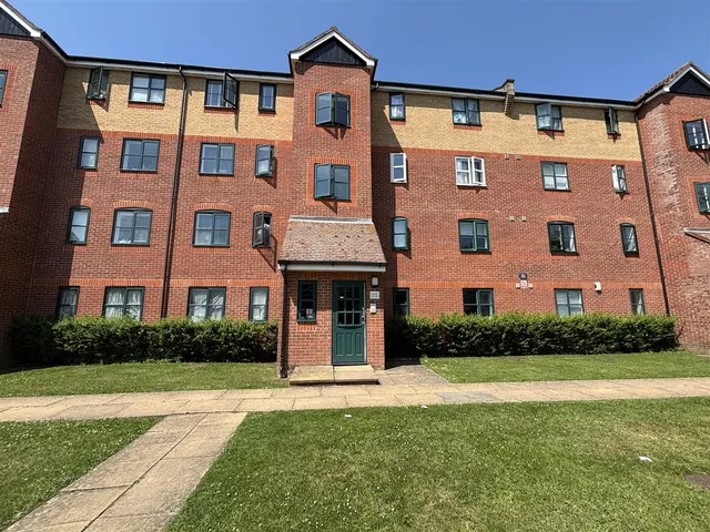 Ben Court, Colgate Place, Enfield, photo 1