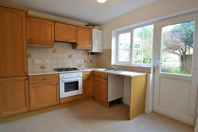 Photo 2 — Hopkins Close, Cambridge, CB4