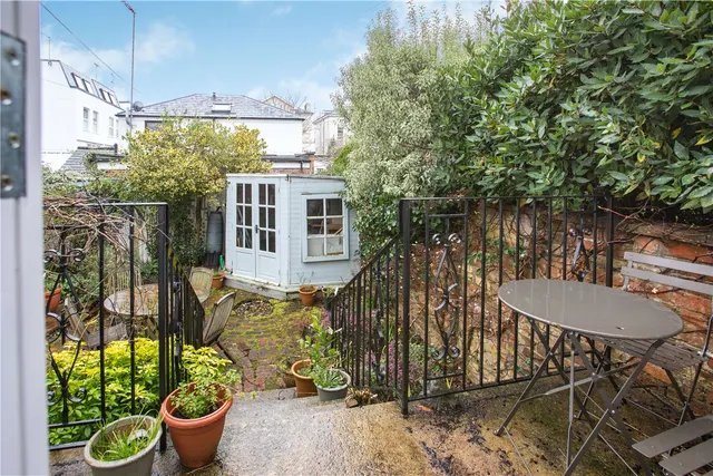 Pittville Lawn, Cheltenham, GL52, photo 1