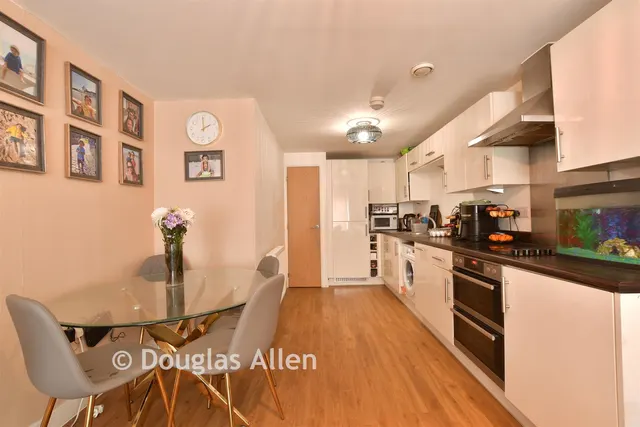 Maxwell Road, Romford, RM7, photo 2