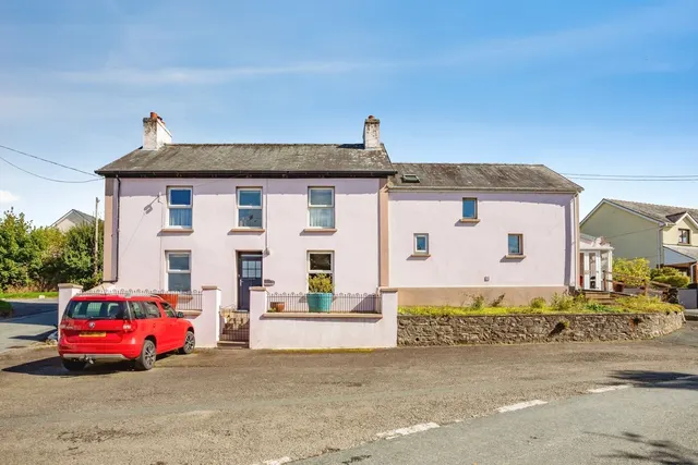 Cwrtnewydd, Llanybydder, SA40, photo 1