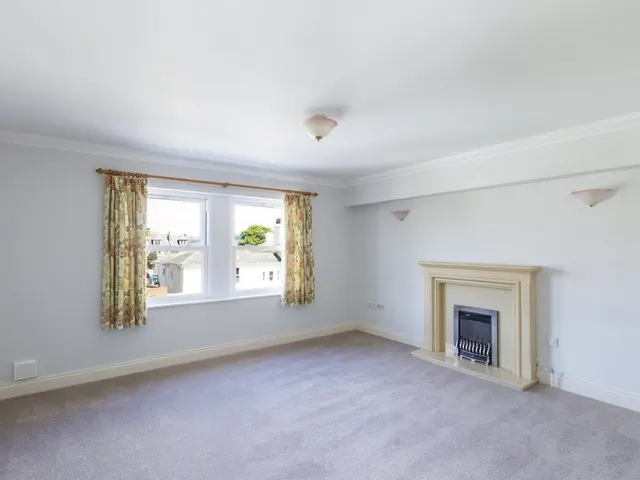 Waldorf Apartments, Folkestone, CT20, photo 2