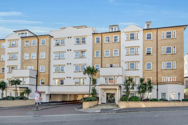 Waldorf Apartments, Folkestone, CT20, photo 1