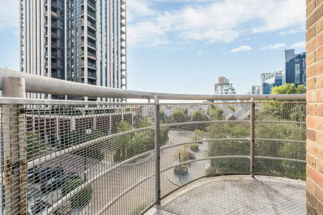 Meridian Place, London, E14, photo 3