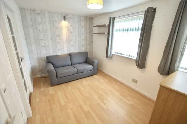 Oakworth Drive, Halfway, S20, photo 2