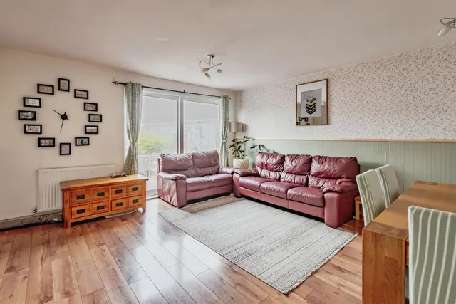 Photo 3 — Cowfold Close, Crawley