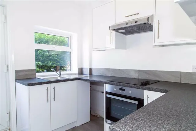 Crompton Avenue, Doncaster, DN5, photo 3