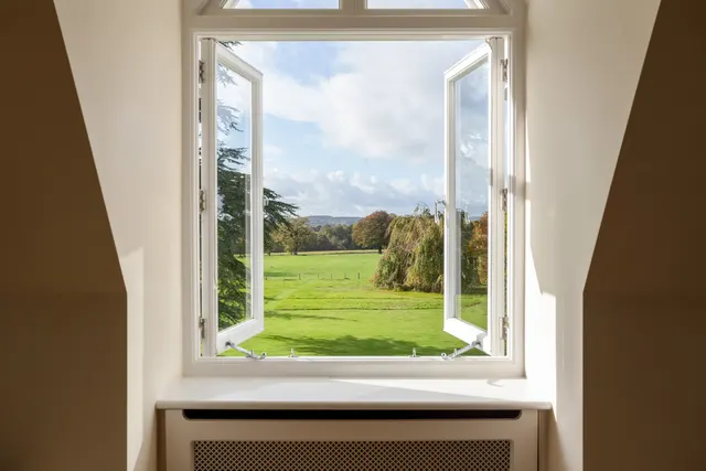 Photo 2 — Ludshott Manor, Woolmer Lane, Liphook...