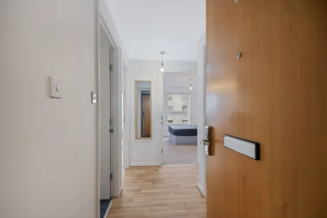 Wallace Street, G5, photo 2