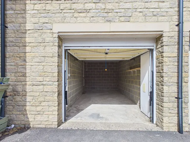 Forstall Way, Cirencester, GL7, photo 2