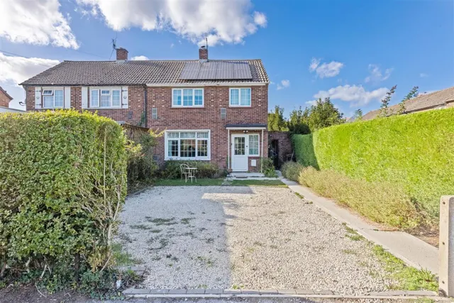 3 bedroom house, Milton Close, Horton, SL3