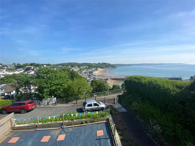St Brides Hill, Saundersfoot, SA69, photo 1