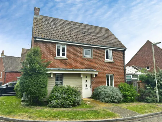 Taplin Close, Basingstoke, RG24, photo 1