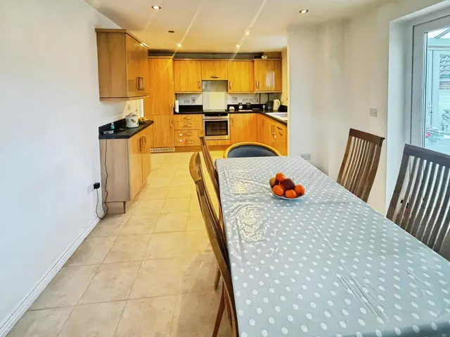 Taplin Close, Basingstoke, RG24, photo 2