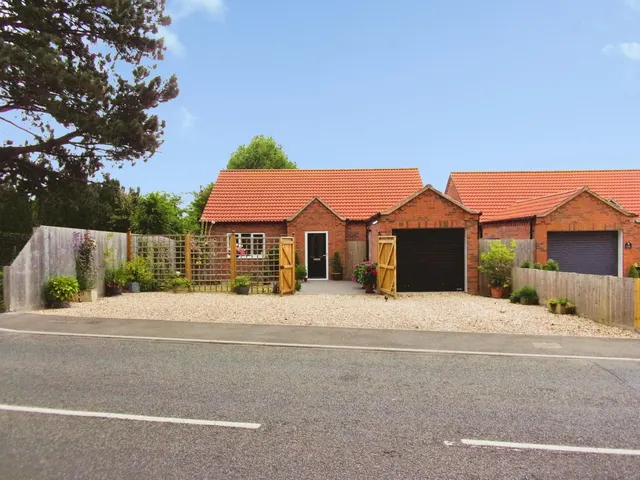 Boston Road, Spilsby, PE23, photo 1