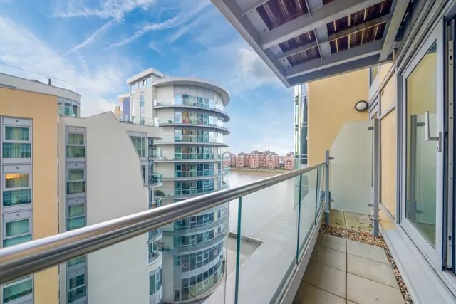 Photo 3 — Bridges Court Road, London, SW11