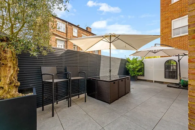 Eden Place, Oxted, RH8, photo 3