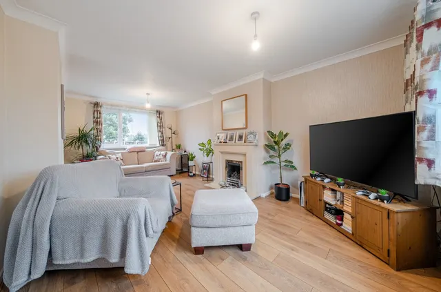 Chaucer Avenue, Pudsey, LS28, photo 2