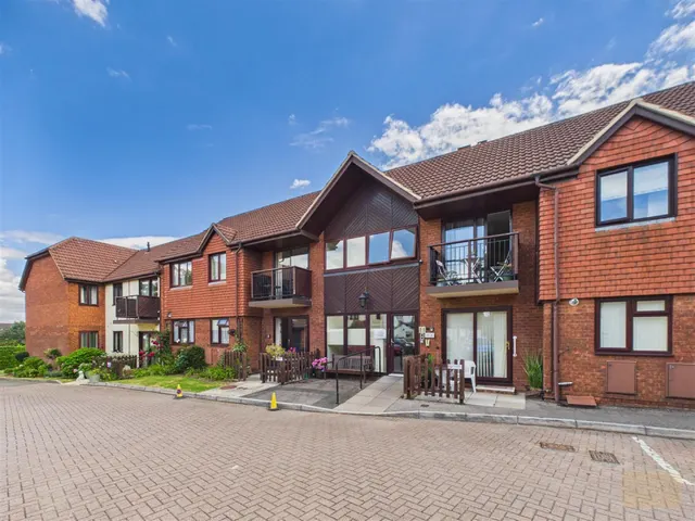 Church Road, Churchdown, GL3, photo 1