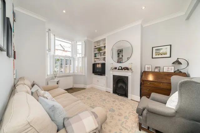 Harberson Road, SW12, photo 2