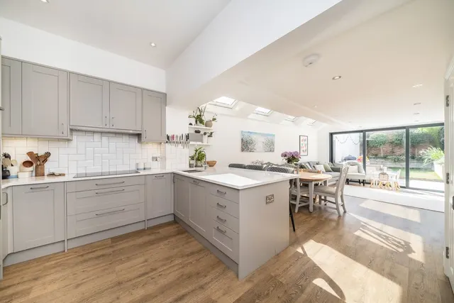 Harberson Road, SW12, photo 3