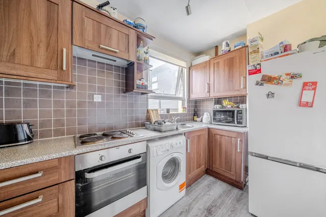 Photo 3 — Darfield Road, Brockley, London, SE4