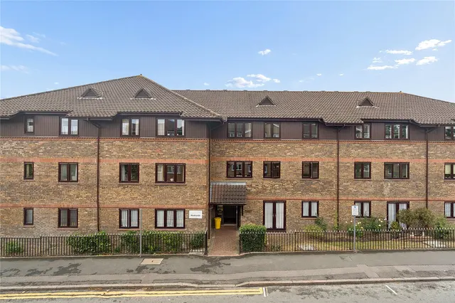 Waldegrave Gardens, Upminster, RM14, photo 1