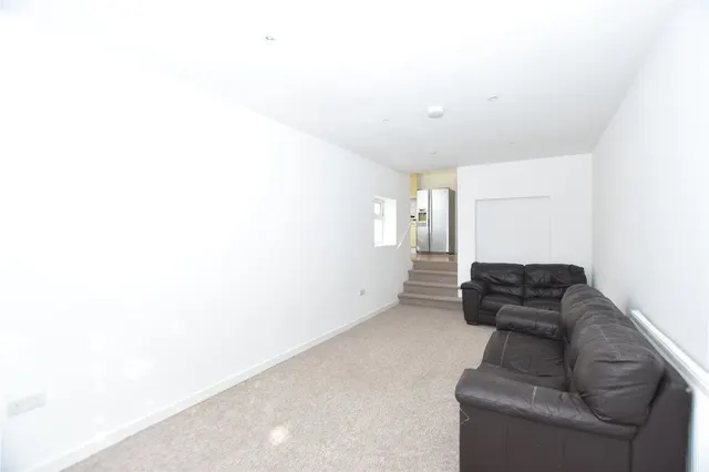 Birchanger Road, London, SE25, photo 3