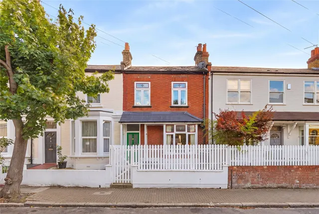 Temperley Road, London, SW12, photo 1