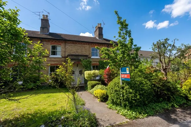 Raglan Road, Woking, GU21, photo 1