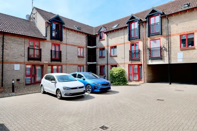 High Street, Huntingdon, PE29, photo 1