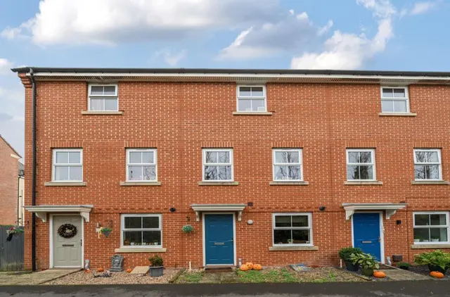 Lavinia Walk, Swindon, SN25, photo 2