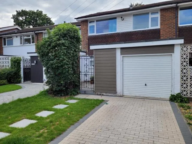 Queens Terrace, Thames Ditton, KT7, photo 1