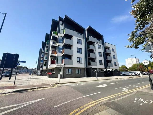 The Tide, London Road, Southend, photo 1
