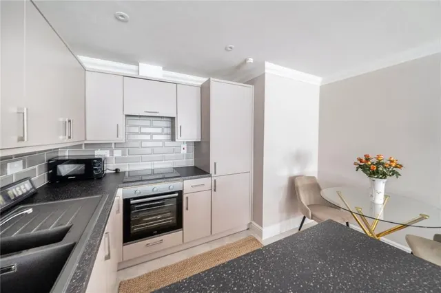 London Road, Ascot, SL5, photo 3
