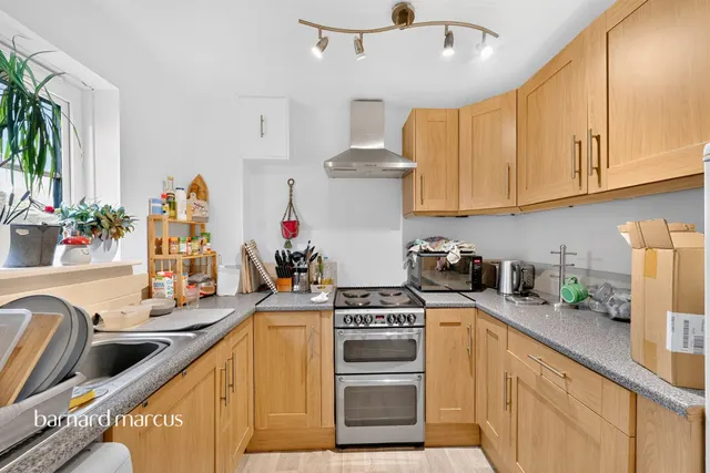Rosemary Lane, London, SW14, photo 2