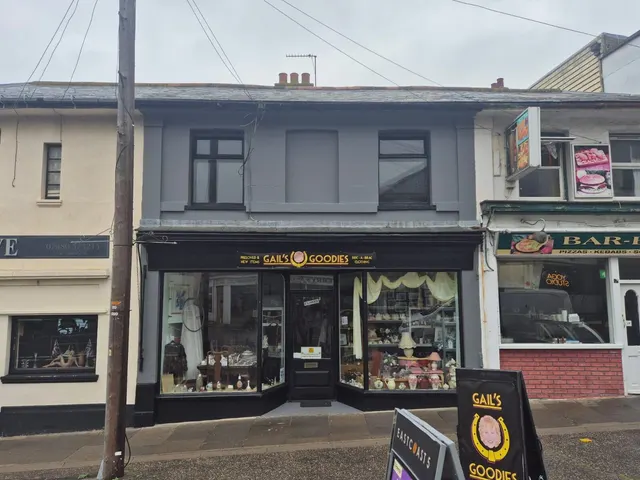 Old Pier Street, Walton On The Naze, photo 1