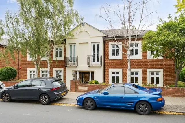 Chalgrove Gardens, London, N3, photo 1