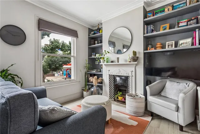 Garratt Lane, London, SW17, photo 1