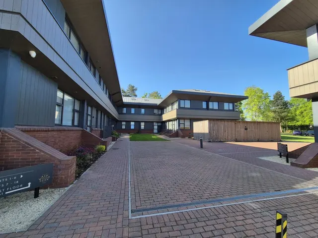 Ashwood Park, Ashwood Way, photo 1