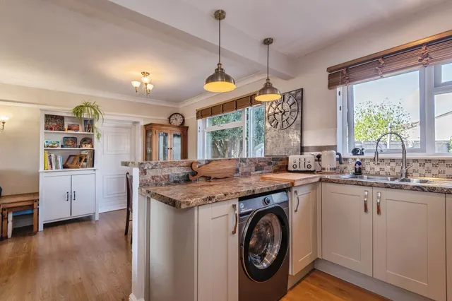 Buckland Road, Taunton, TA2, photo 2