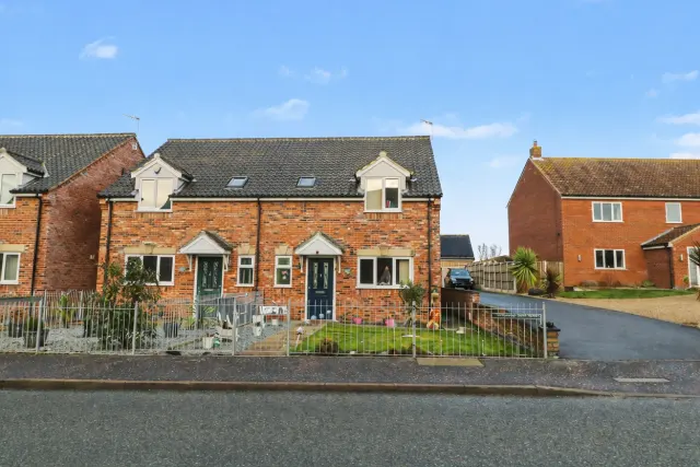 Main Road, Filby, photo 2