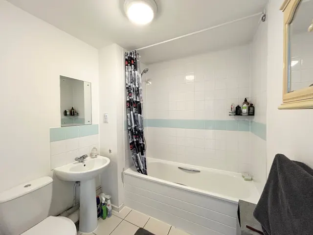 Photo 2 — Elgin House, Chadwell Heath, RM6 6GE
