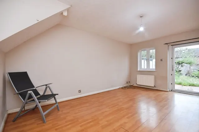 Bexley Gardens, Chadwell Heath, RM6, photo 3