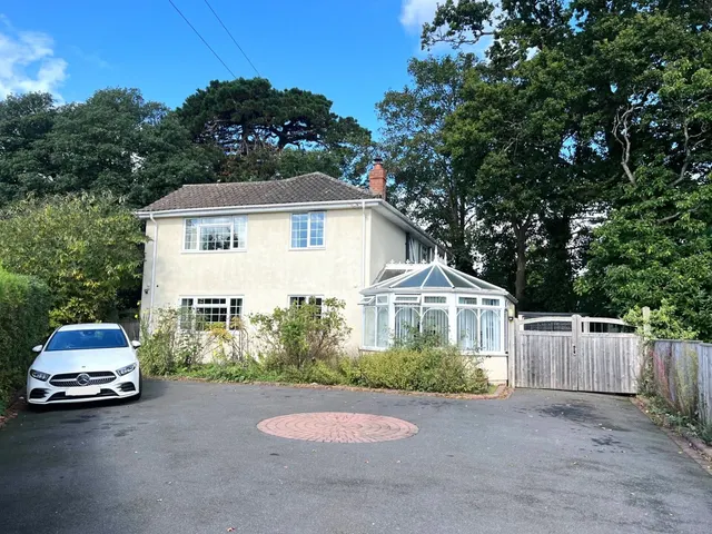 Wingfield Avenue, Christchurch, BH23 4NR, photo 1