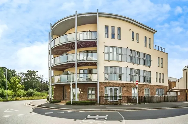 Liverymen Walk, Greenhithe, DA9, photo 1