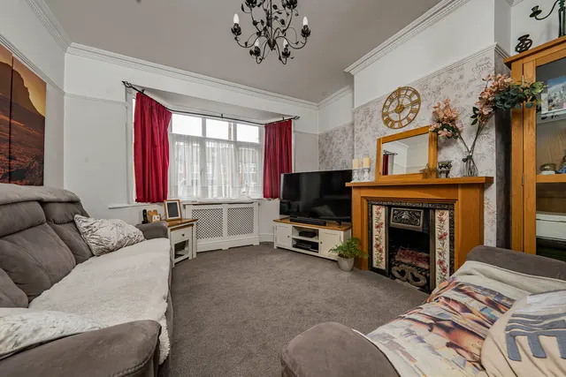 Photo 2 — Woodcroft Crescent, Hillingdon, UB10